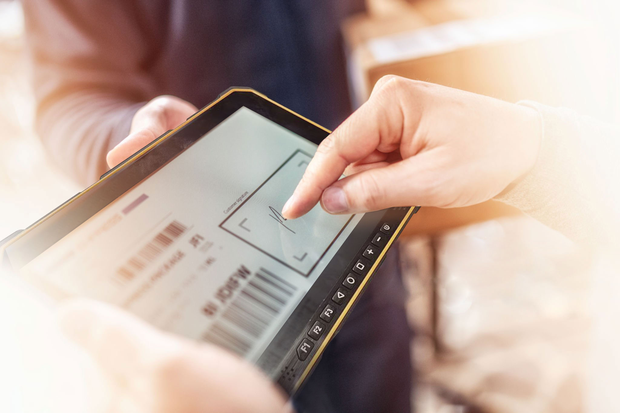 为什么运输和物流行业引进工业平板电脑是大势所趋？